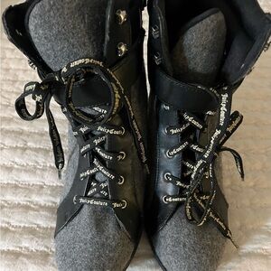 Juicy Couture Black Leather and Gray Wool Lace-Up Ankle Boots Sz 9.5